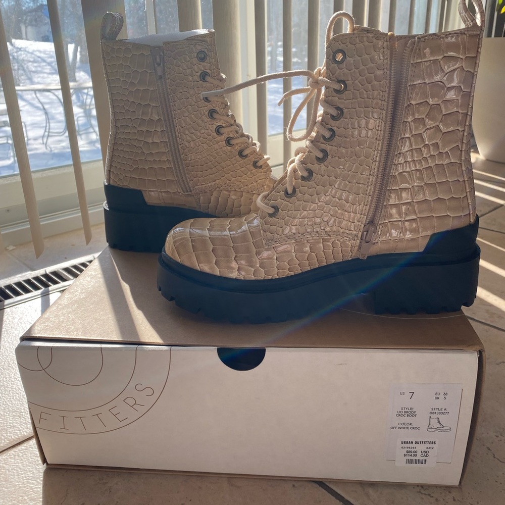 Urban outfitter boots